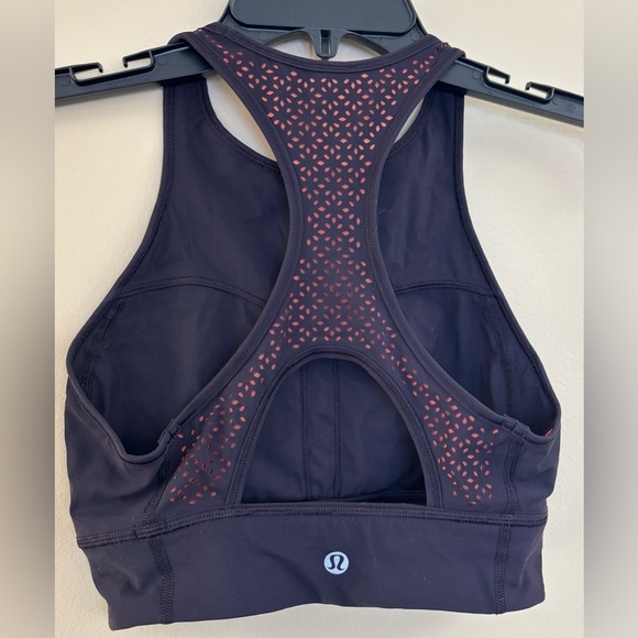 Lululemon Sports bra, size 4 - Picture 3 of 4
